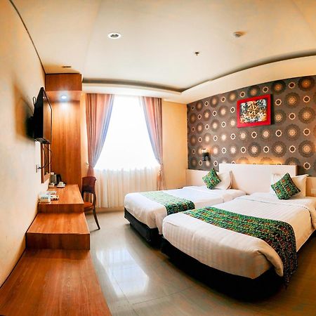 Grand Madani Hotel Mataram Ngoại thất bức ảnh