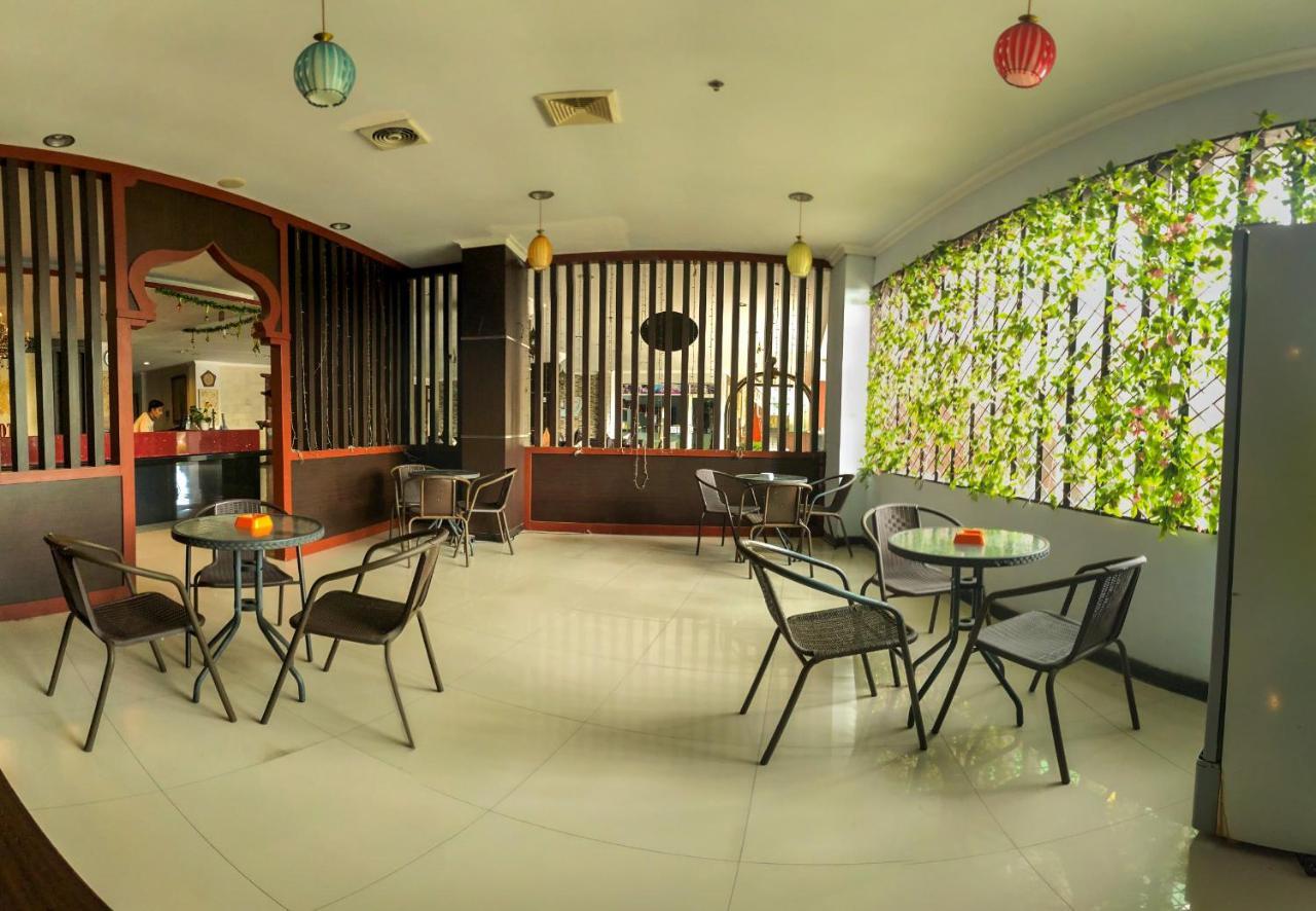 Grand Madani Hotel Mataram Ngoại thất bức ảnh