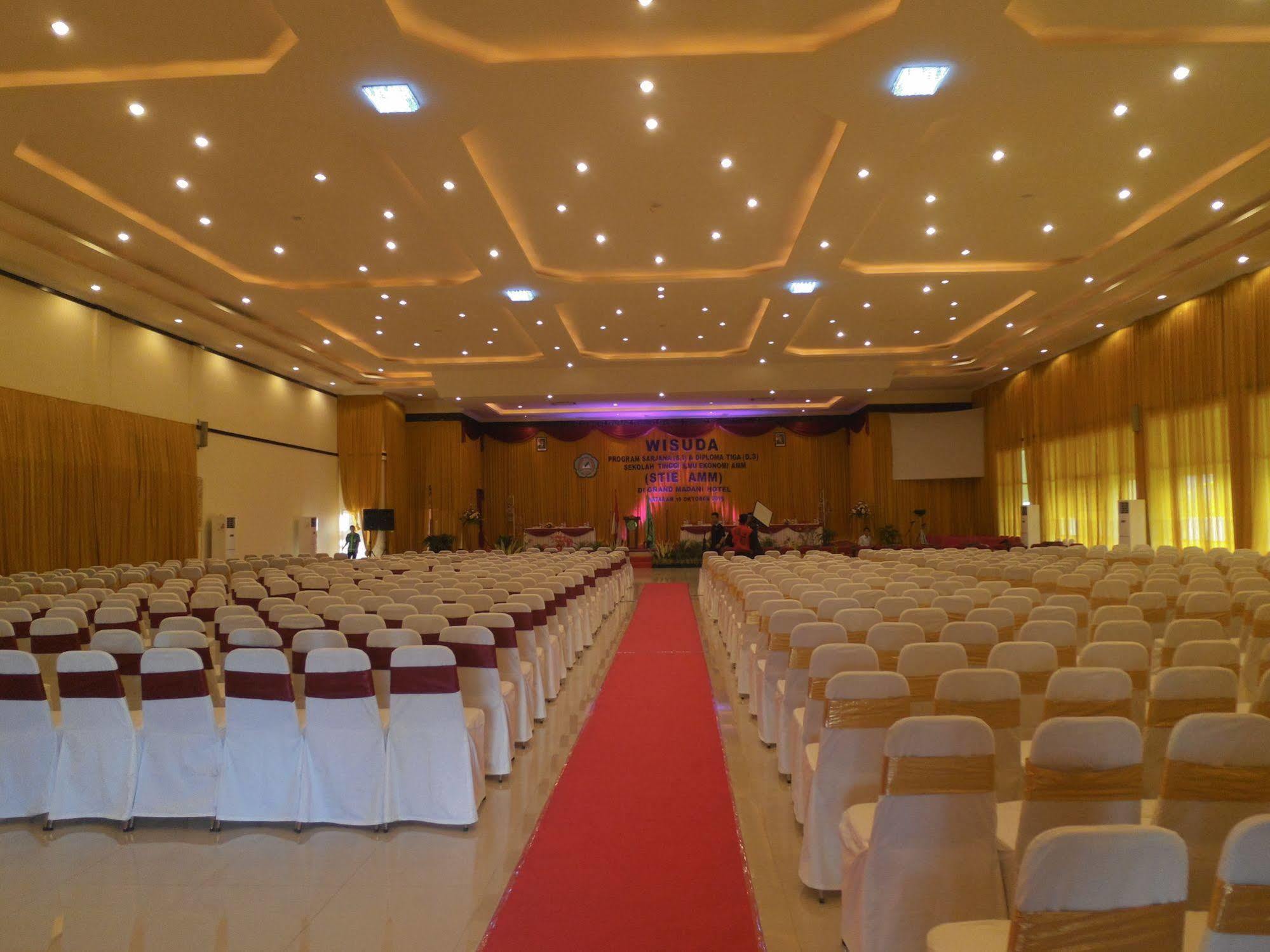 Grand Madani Hotel Mataram Ngoại thất bức ảnh
