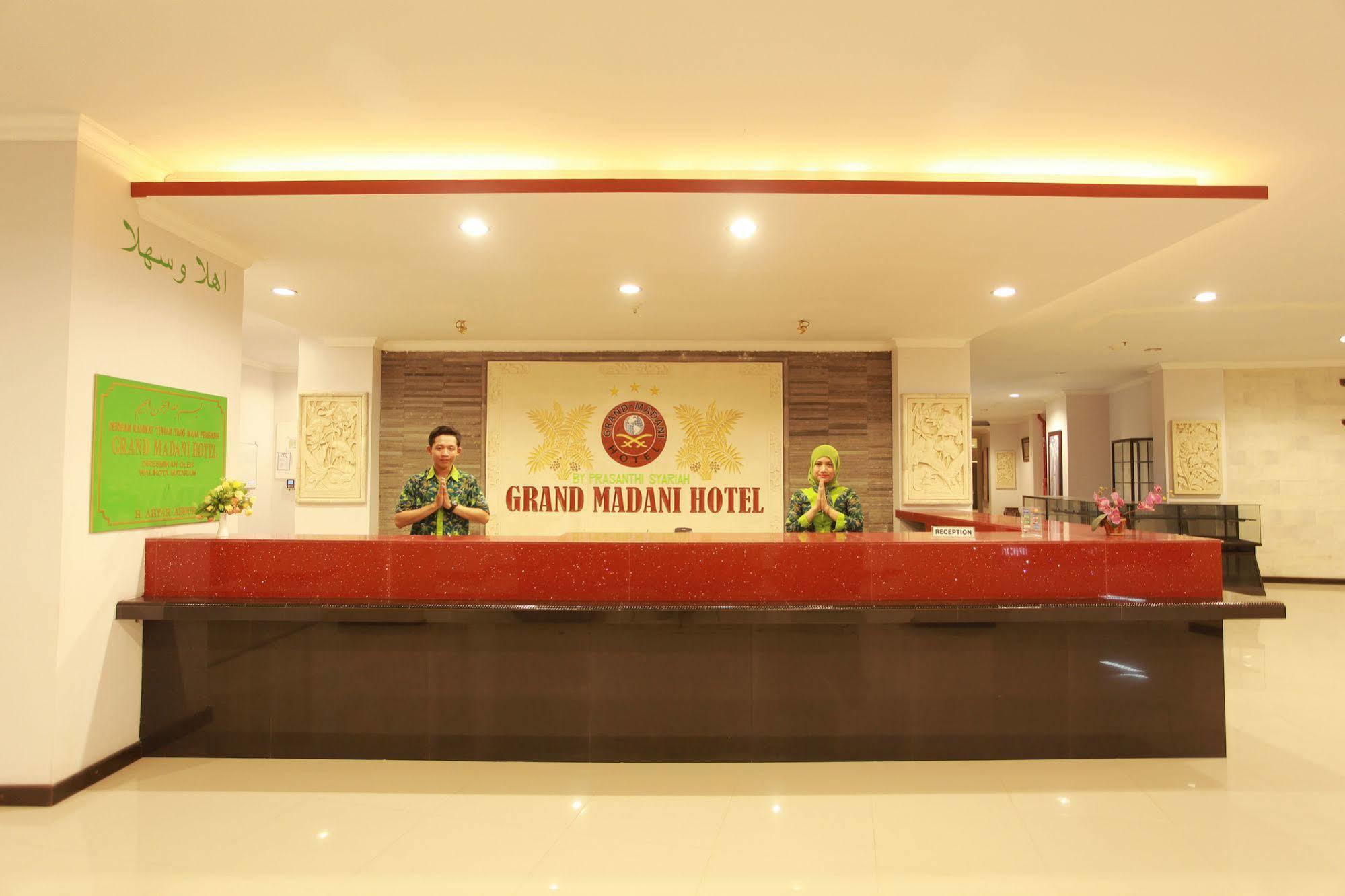 Grand Madani Hotel Mataram Ngoại thất bức ảnh